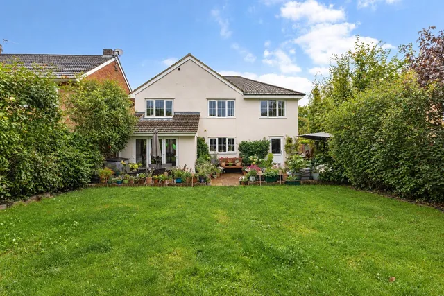 Glenville Gardens, HINDHEAD, GU26