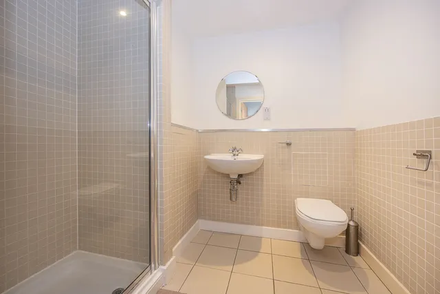 The Bittoms, Kingston Upon Thames, KT1