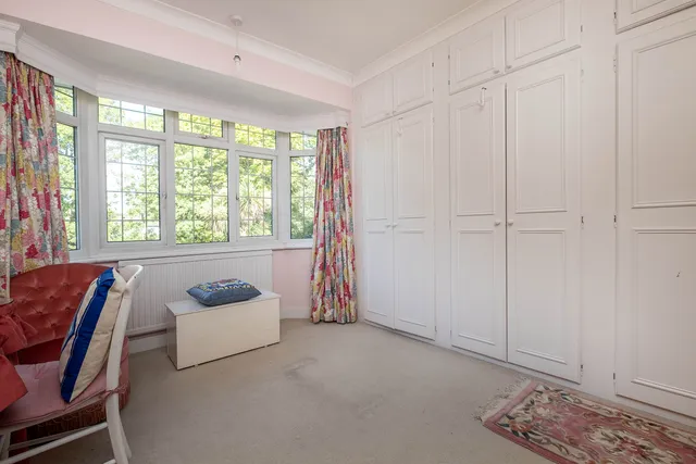 Westcoombe Avenue, London, SW20