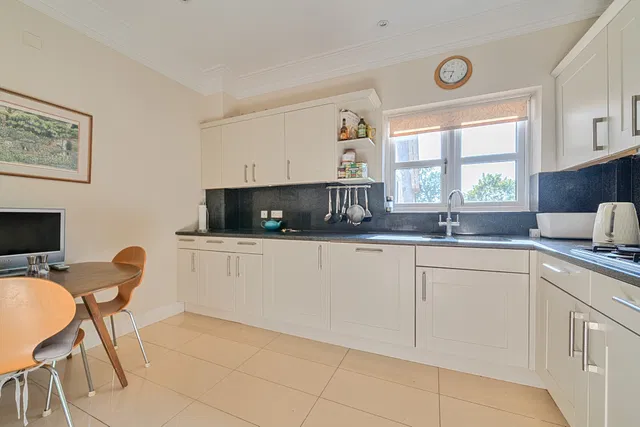 High Road, Whetstone, N20
