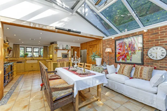 Grantley Avenue, Guildford, GU5