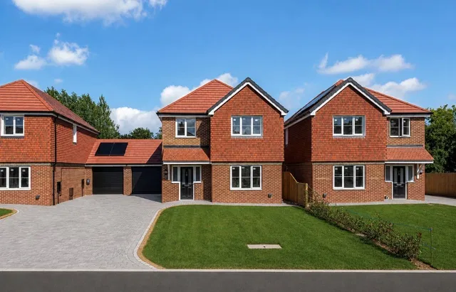Main Road, Chichester, PO18