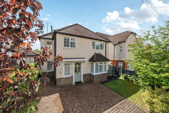 High Park Road, Farnham, GU9