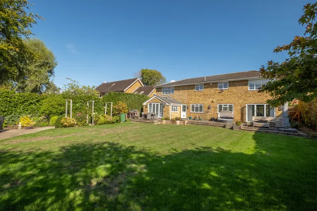 Saxonbury Gardens, Surbiton, KT6