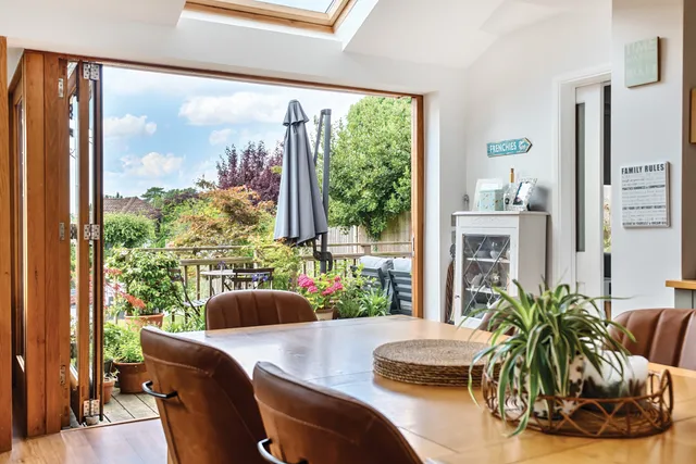 Delves Avenue, Tunbridge Wells, TN2