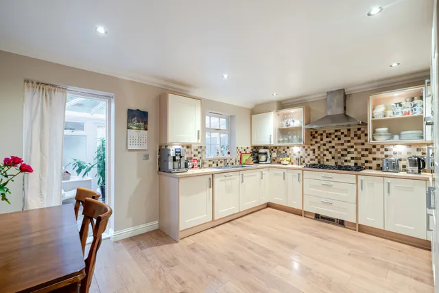 Cavendish Walk, Epsom, KT19
