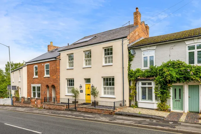 Upper Cape, Warwick, CV34