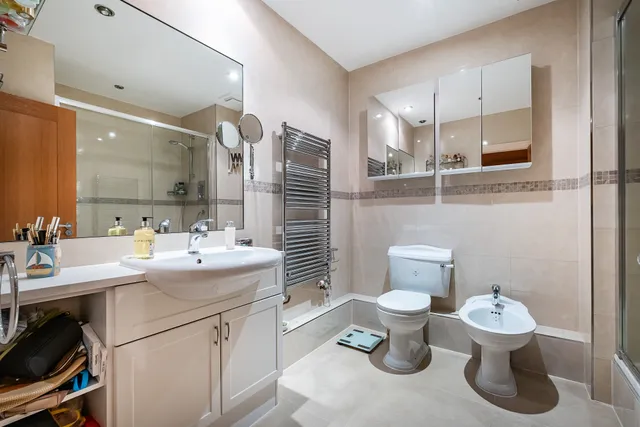 Warwick Road, London, W14