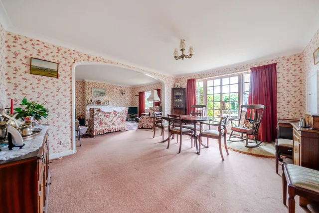 Oxford Street, Ramsbury, SN8