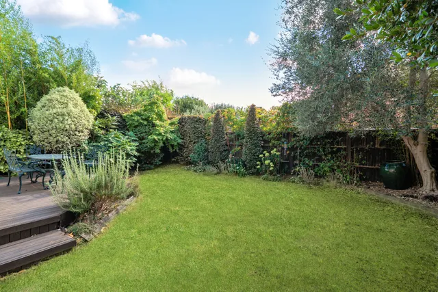 Vine Road, East Molesey, KT8