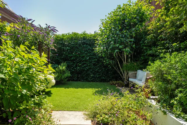 Pine Lodge Way, Epsom, KT19