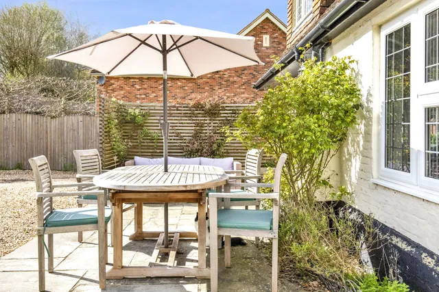 The Street, Upper Farringdon, GU34