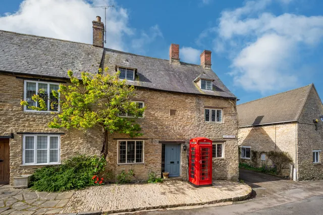 The Square, Aynho, OX17