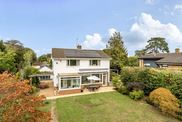 Birchwood Grove Road, Burgess Hill, RH15