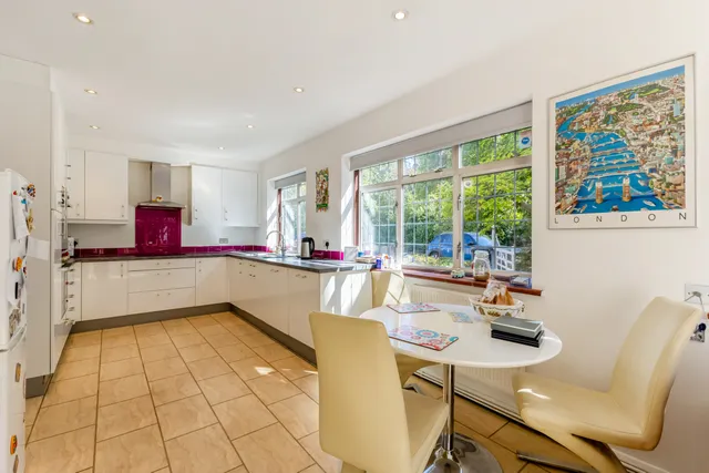 Richfield Road, Bushey, WD23
