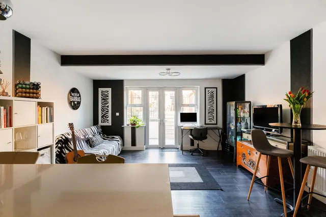 Parsonage Road, Horsham, RH12