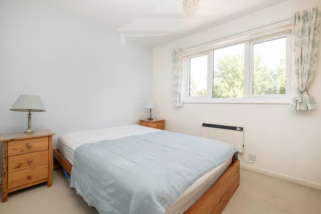 Barnfield Close, London, SW17