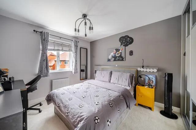 Westbroke Way, Farnham, GU10