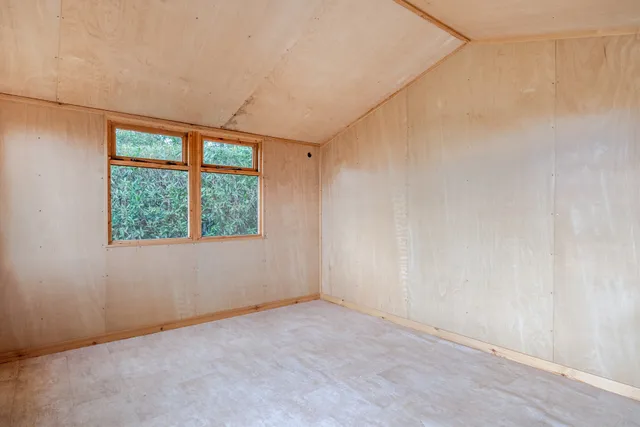 Vale Close, Farnham, GU10
