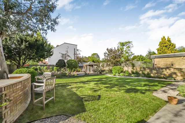 Sandy Lane, Richmond, TW10