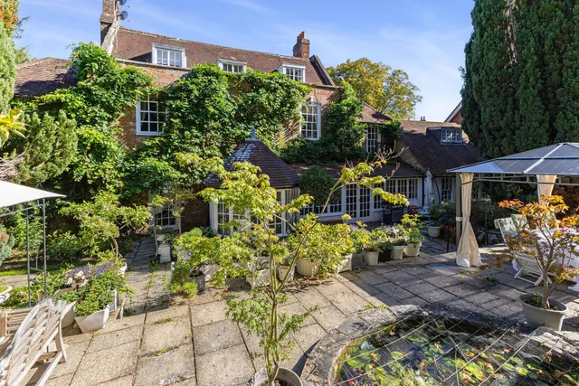 Chalk Lane, Epsom, KT18