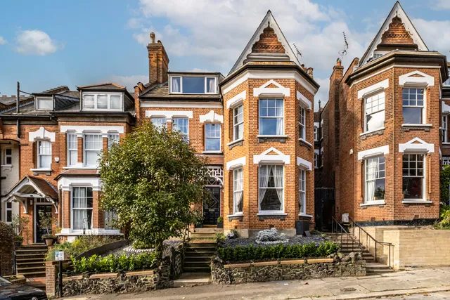 Church Crescent, London, N10