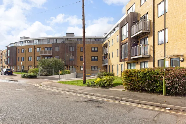 Smeaton Court, Hertford, SG13