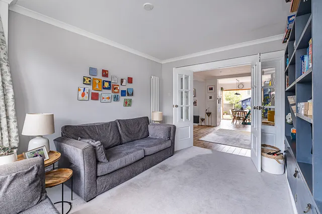 Cheyne Hill, Surbiton, KT5