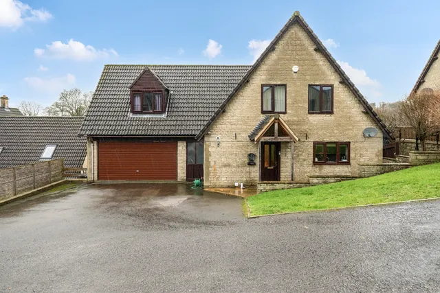 Heazle Place, Stroud, GL5