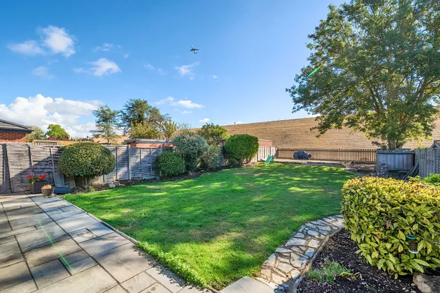 Coppermill Road, Wraysbury, TW19
