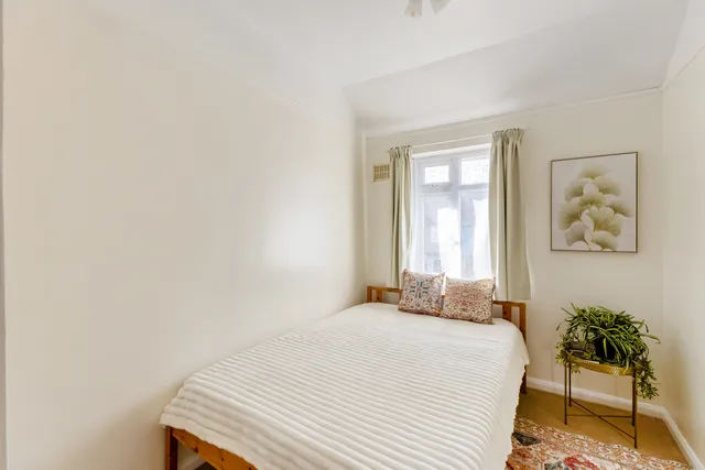 Dawnay Road, London, SW18