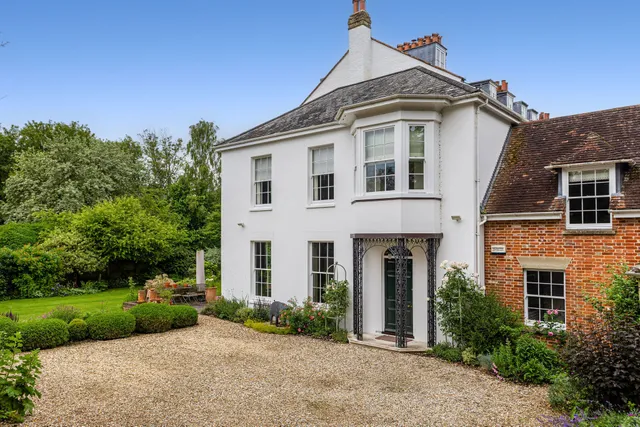 De Vaux Place, Salisbury, SP1