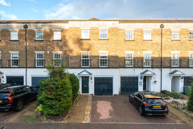 Cavendish Walk, Epsom, KT19