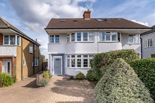 Cheyne Hill, Surbiton, KT5