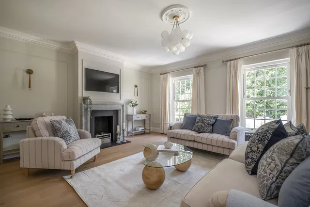 Beaufort Close, London, SW15