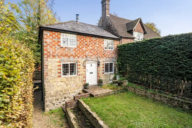 Camelsdale Road, HASLEMERE, GU27