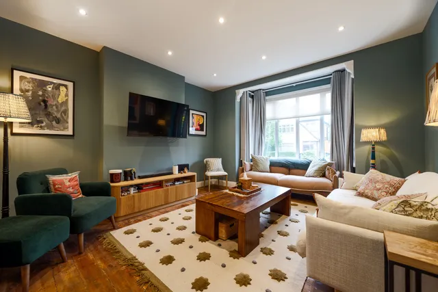 Highview Road, Ealing, W13