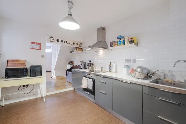 Steele Road, London, N17