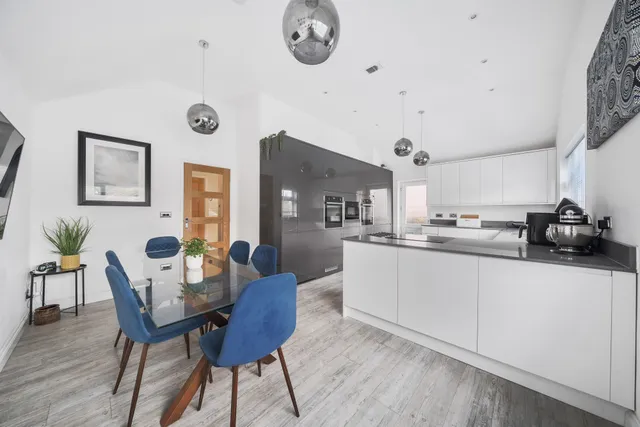 Moreton End Close, Harpenden, AL5