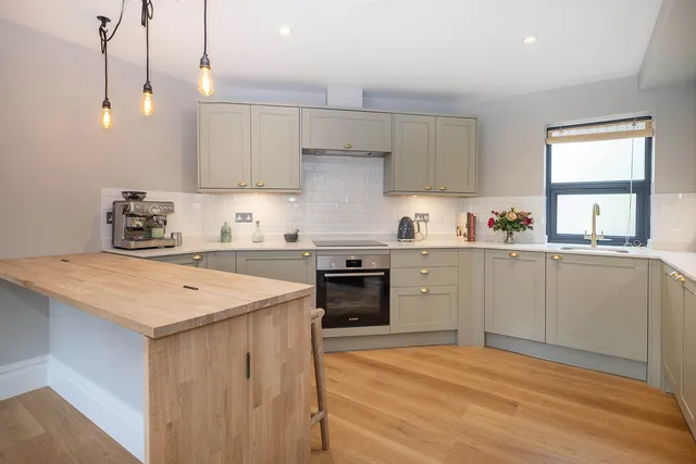 Claremont Road, Teddington, TW11