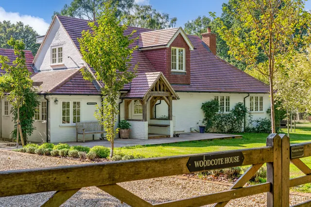 Hascombe Road, Godalming, GU8