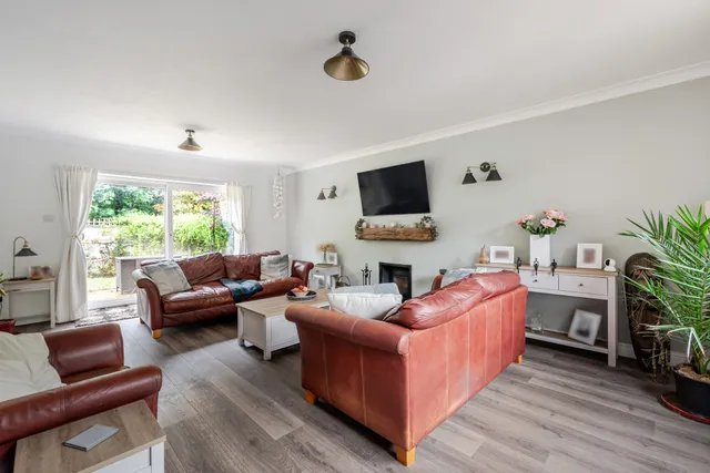 The Fairway, Weybridge, KT13