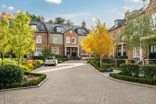 White Horse Close, Hertingfordbury, Hertford, SG14