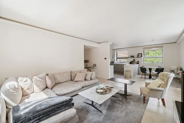 Somerset Square, London, W14