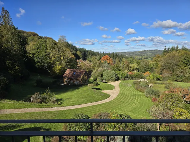 Henley, Haslemere, GU27