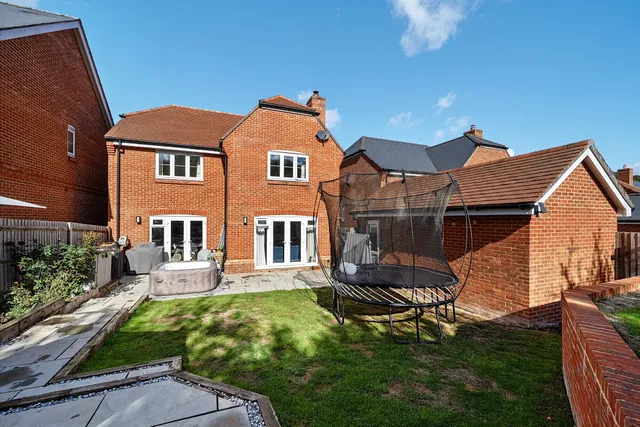 Yalden Gardens, Farnham, GU10
