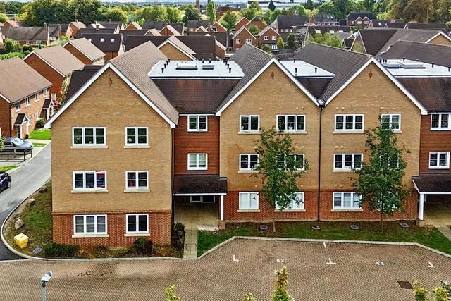Ceres Crescent, Epsom, KT17