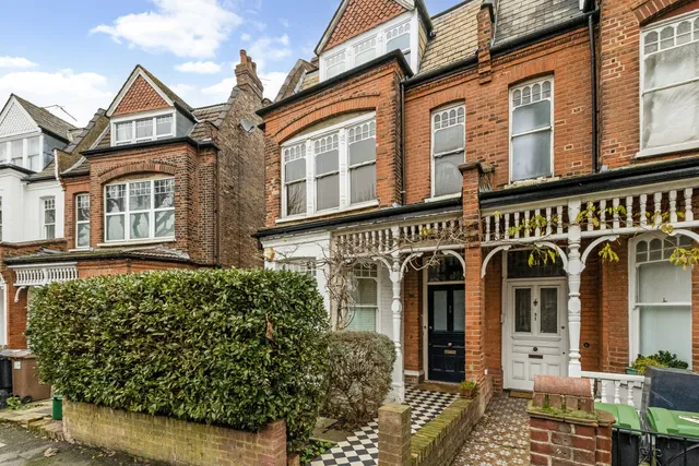 Kings Avenue, London, N10