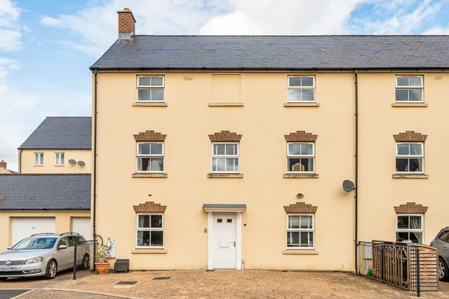 Greenaways, Stroud, GL5