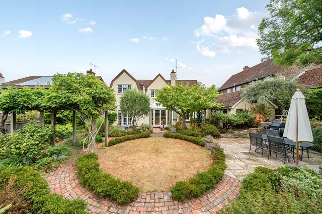 Lancaster Avenue, Farnham, GU9